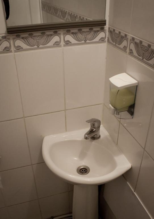 Fish Andrey Hostel Днепър Екстериор снимка