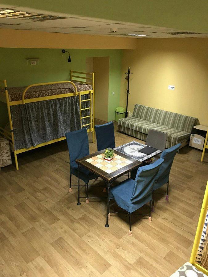 Fish Andrey Hostel Днепър Екстериор снимка