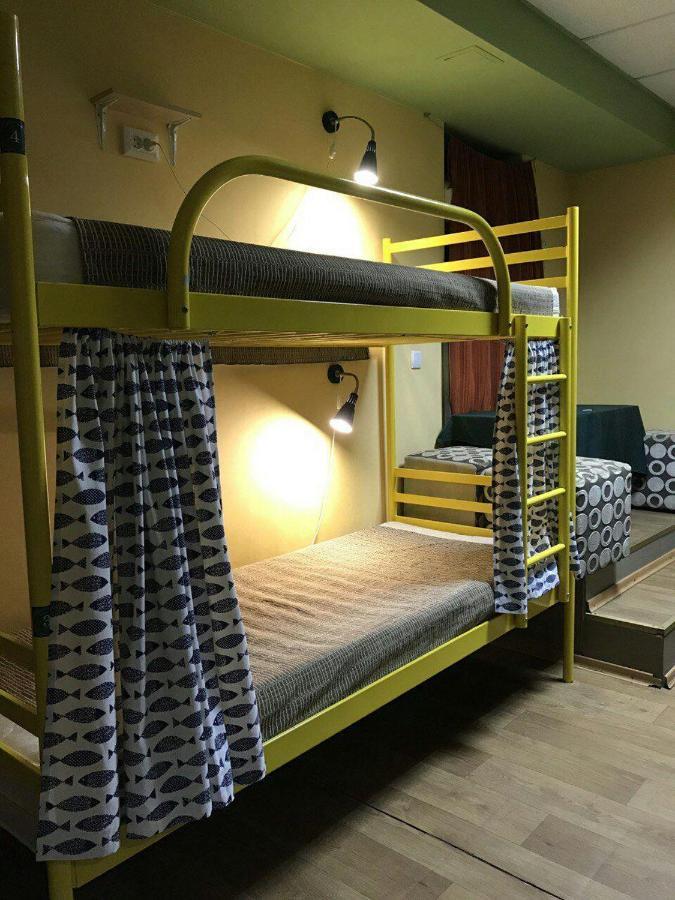 Fish Andrey Hostel Днепър Екстериор снимка